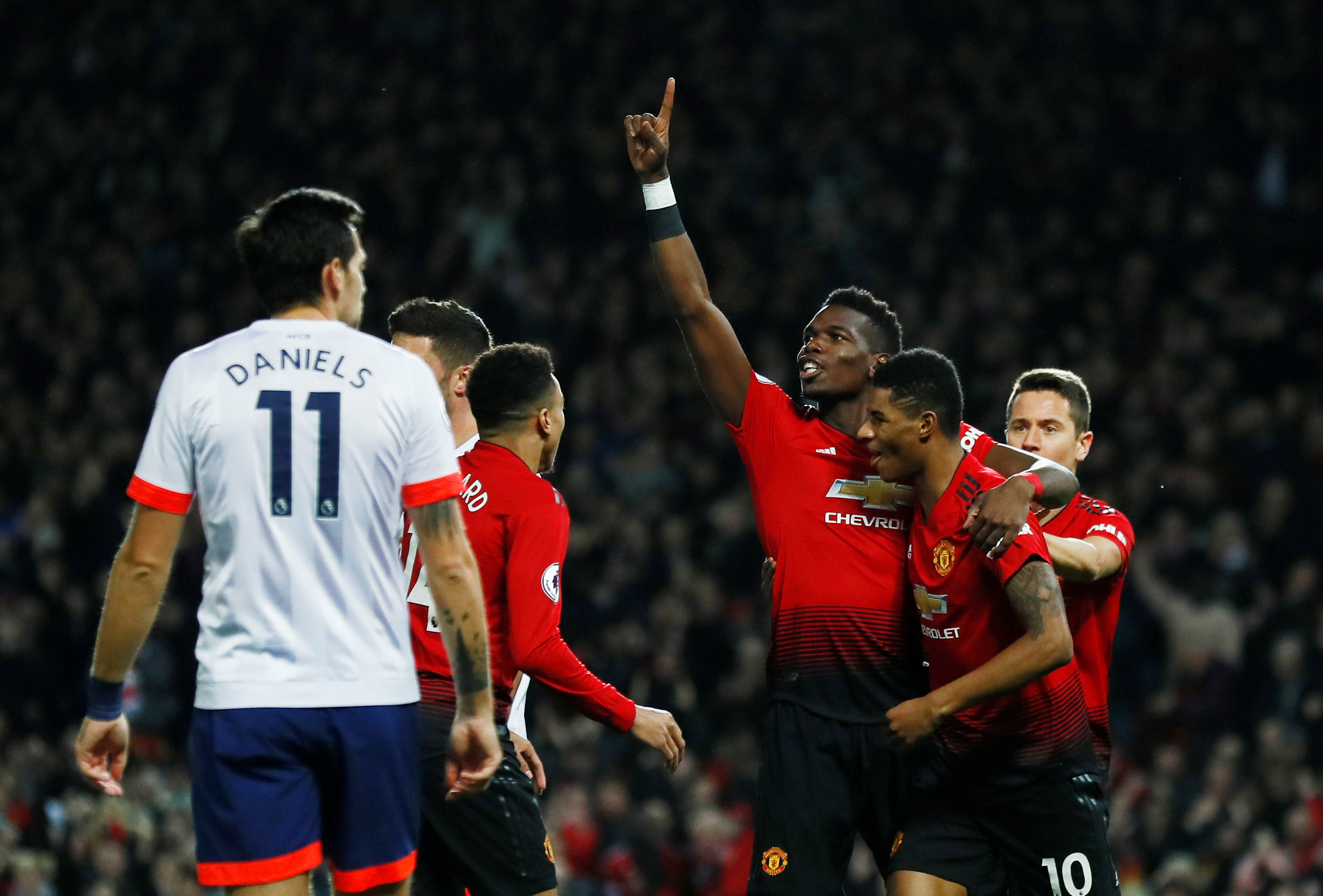 名额或有人 名额或有人